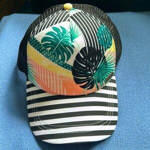 Roxy Trucker Hat - water Come Down one size adjustable